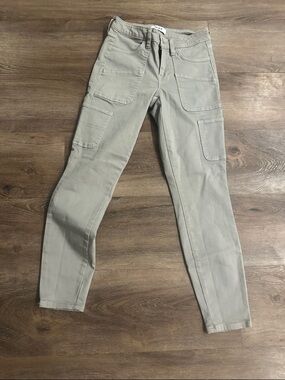 OAT Women’s Skinny Cargo Jeans in beige